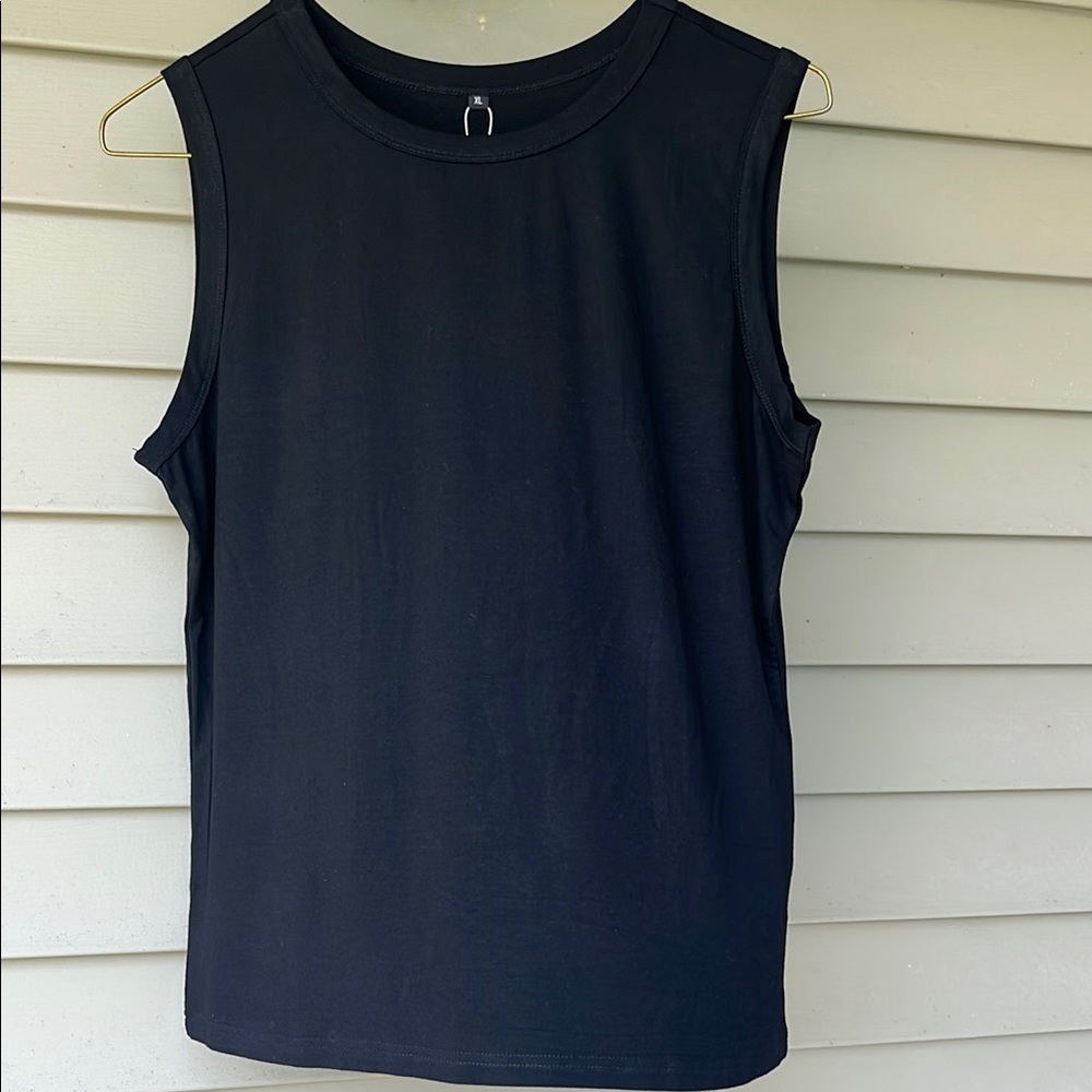 New Elegant Black Sleeveless Tee